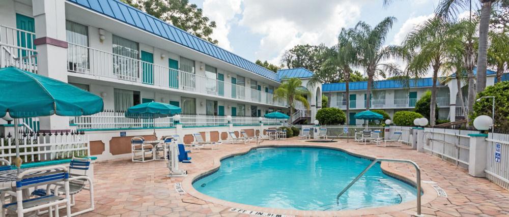 Days Inn & Suites By Wyndham Port Richey Buitenkant foto