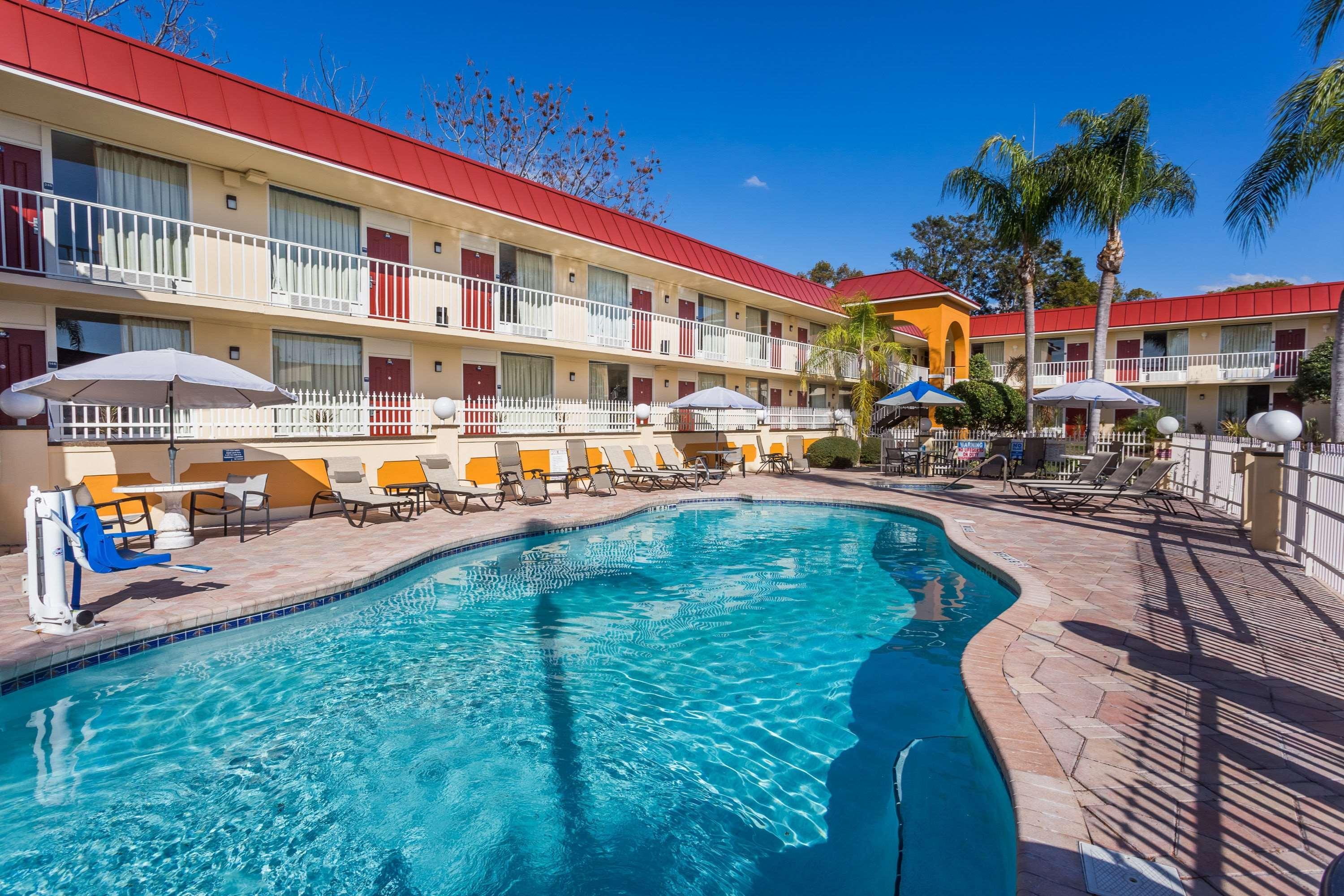 Days Inn & Suites By Wyndham Port Richey Buitenkant foto