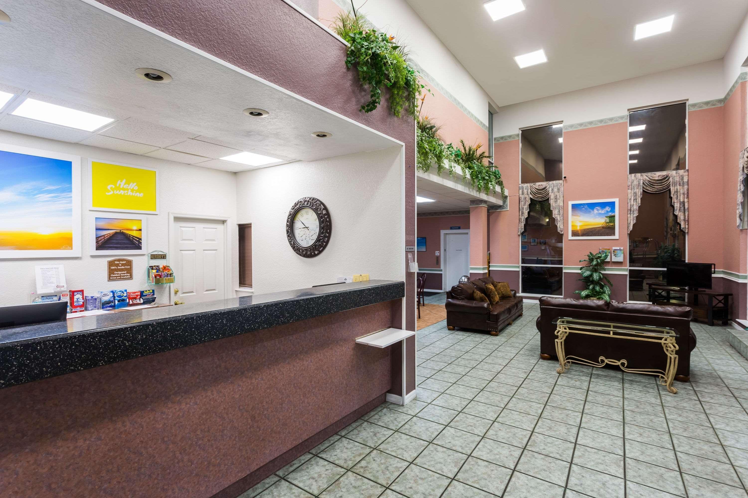 Days Inn & Suites By Wyndham Port Richey Buitenkant foto