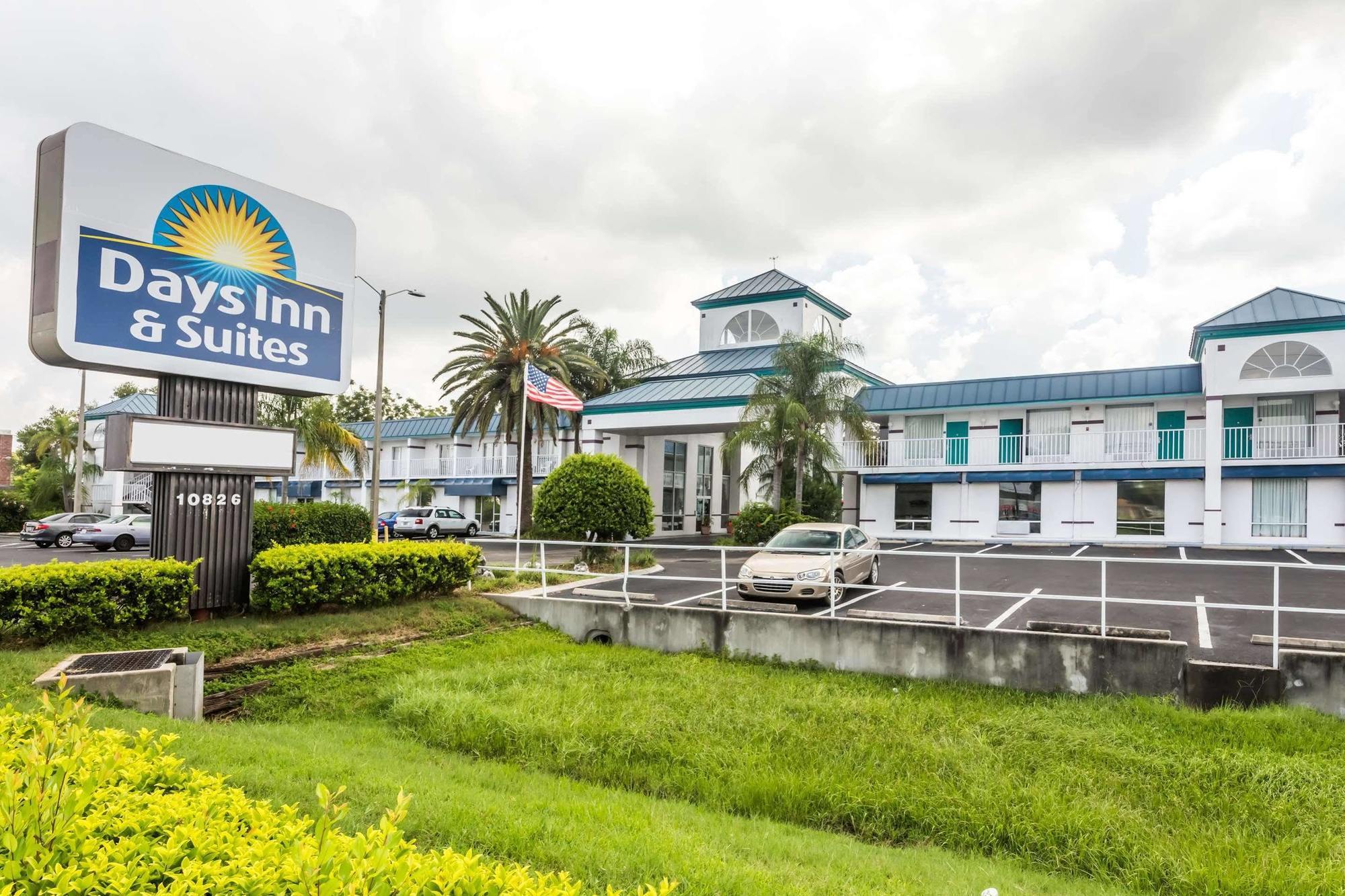 Days Inn & Suites By Wyndham Port Richey Buitenkant foto